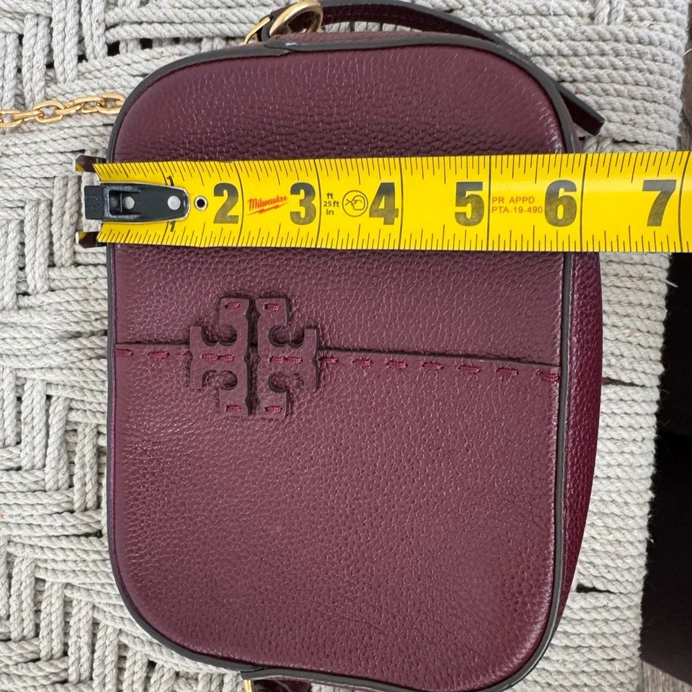 Tory Burch Camera Bag in Oxblood with Gold Hardware - Picture 4 of 4